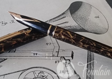 Sheaffer Targa Lacquer Filigree 1044 14 k Gold Medium Nib Fountain Pen