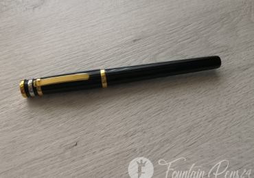 CARTIER TRINITY ROLLERBALL PEN ROLER Black Lacquer Finish